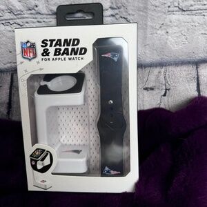 Stand And Band For Apple Watch Patriots , New In Box